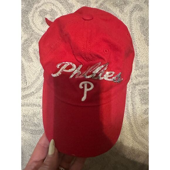 Philadelphia Phillies Red Baseball Cap with Sequin Logo‎ Fan Gear - Picture 1 of 5